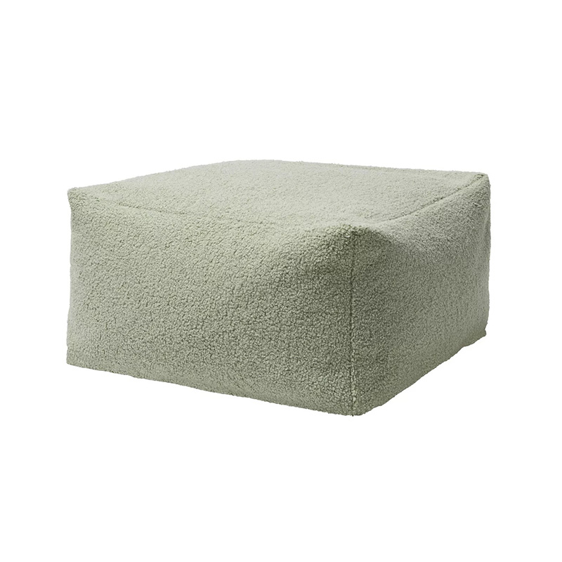 Weicher quadratischer Pouf mit weicher Füllung und Bouclé-Stoff